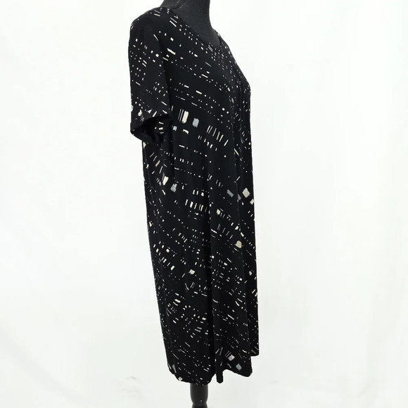 APT 9 Casual Shift Dress ShortSleeves Crewneck Abstract Print Size Medium - Picture 2 of 9